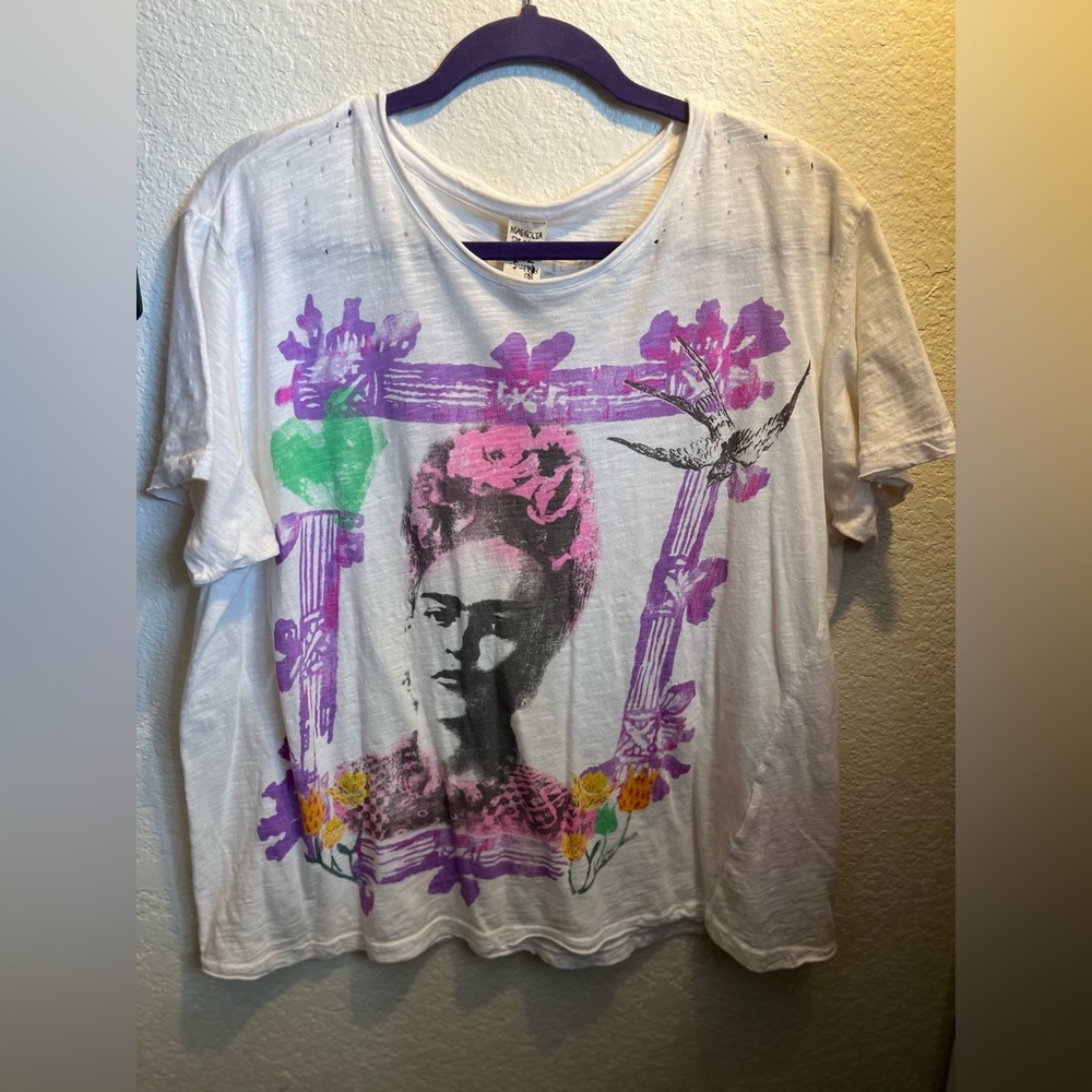 Magnolia Pearl NWT White Graphic Tee with Frida Kahlo design